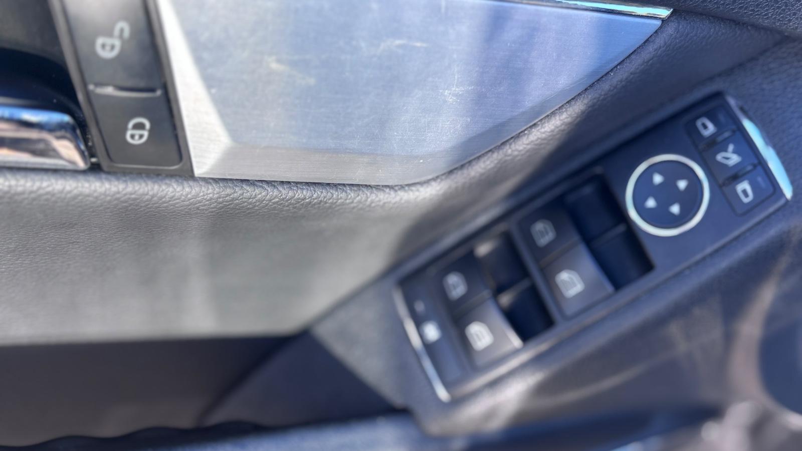 Mercedes-Benz C200 2009 — photo 19
