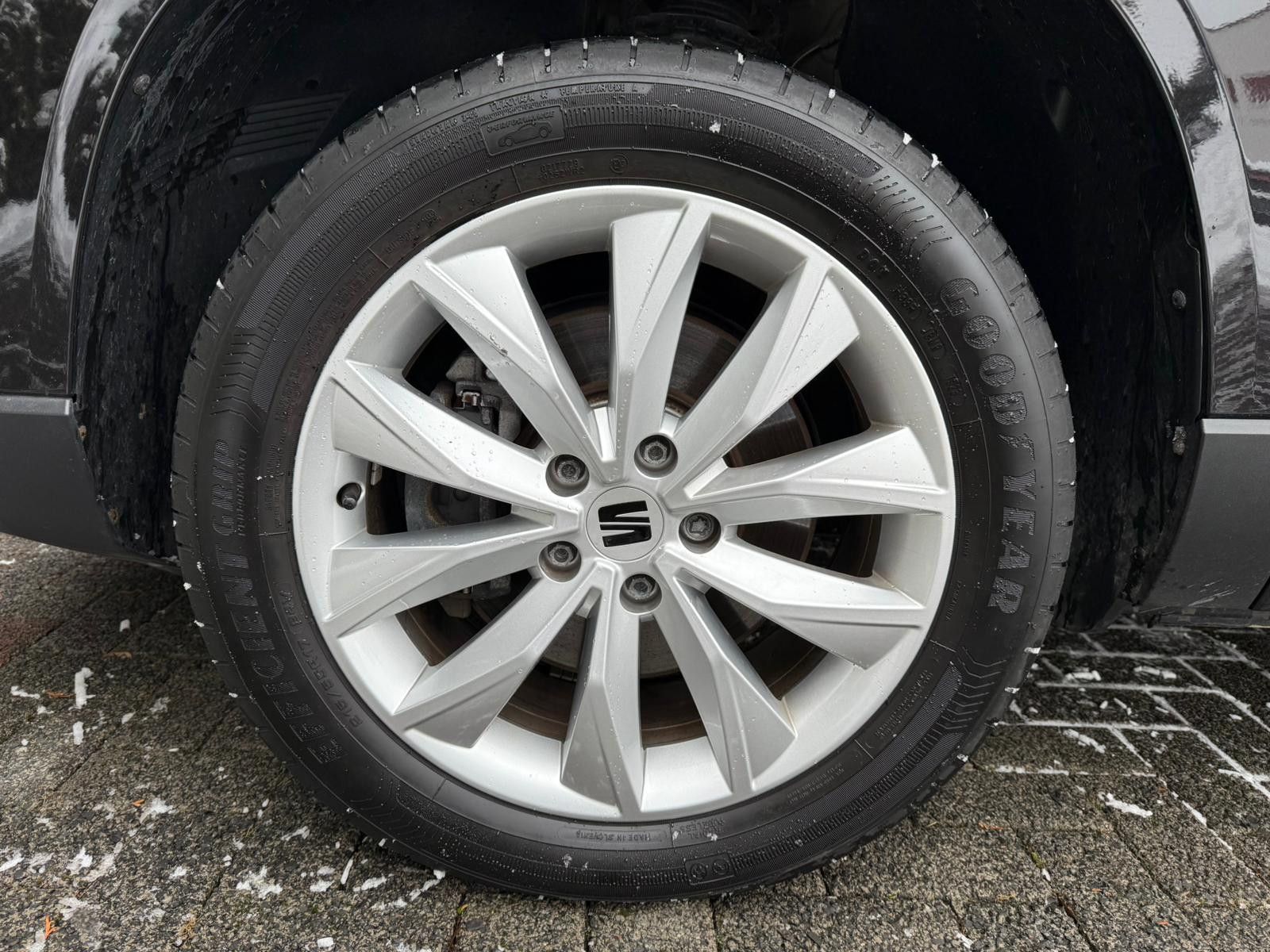 Fahrzeugabbildung SEAT Ateca 2.0 TDI Style LED+NAVI+AHK+AMBI+DAB+TEMPO+