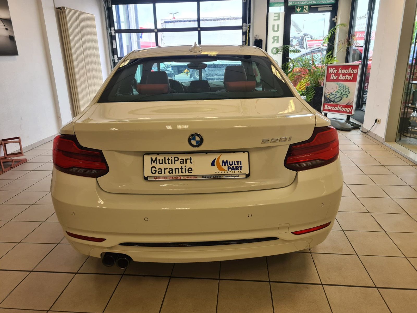 Fahrzeugabbildung BMW 220i Coupe Sport Line / NAVI / PDC / 1. Hand