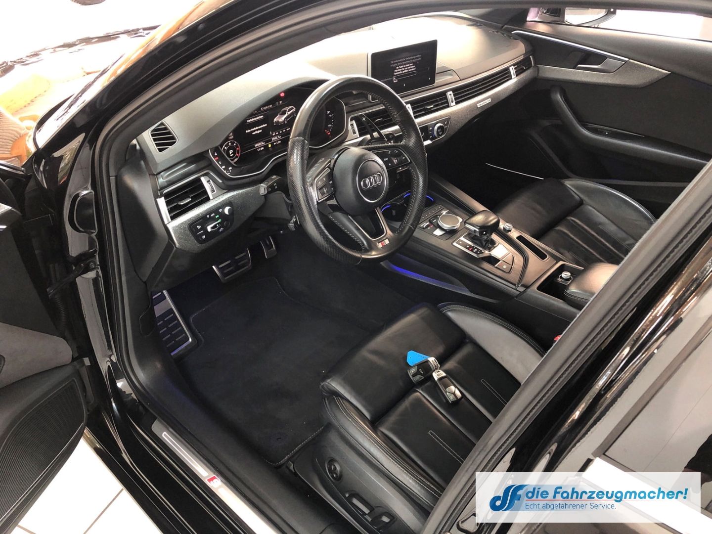 Fahrzeugabbildung Audi A4 Avant quattro sport 3.0 TDI S line  Pano AHK-