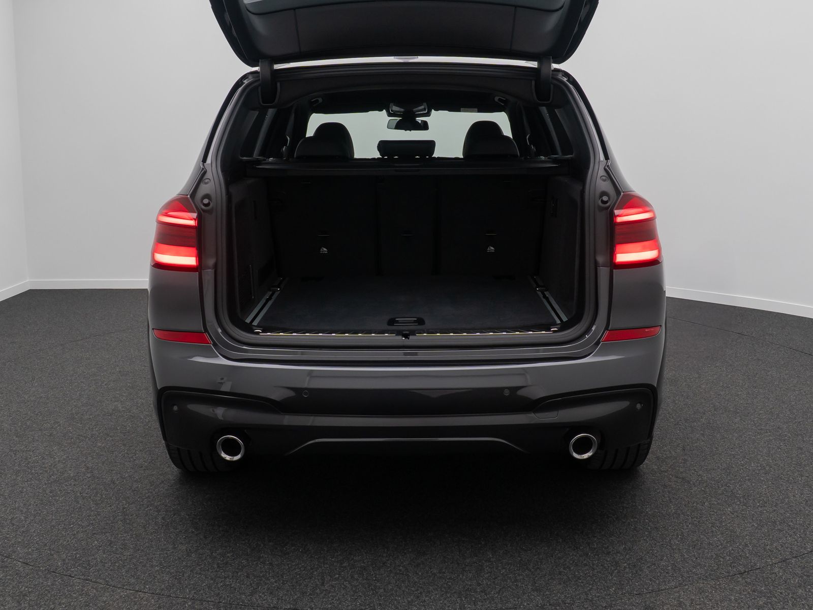 Fahrzeugabbildung BMW X3 xD20d M Sport Alarm HiFi GeschwindigRe 19Zoll