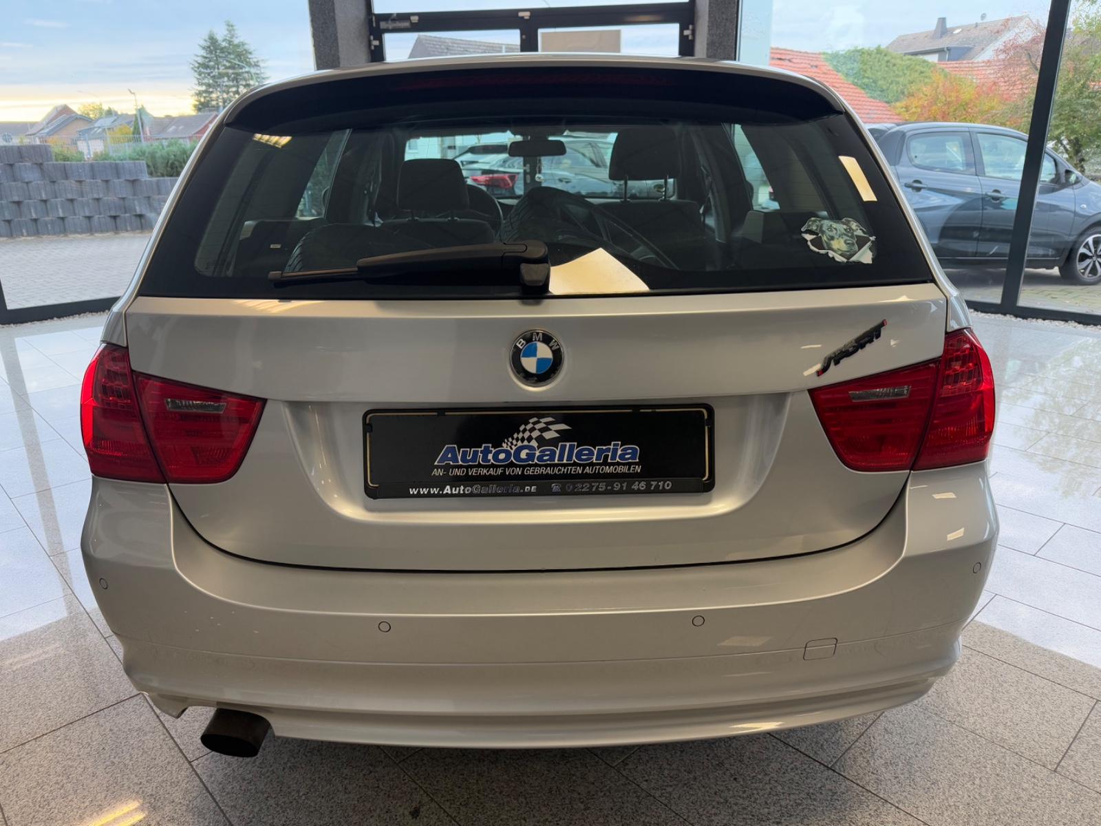 BMW 318 2009 — photo 9