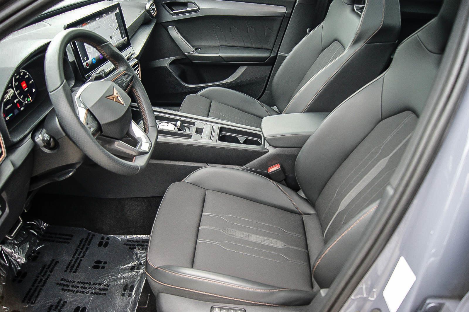 Fahrzeugabbildung CUPRA Leon Sportstourer e-Hybrid PANORAMA CARPLAY ACC