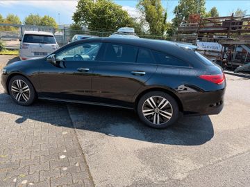 Mercedes CLA 200 Shooting Brake - 3
