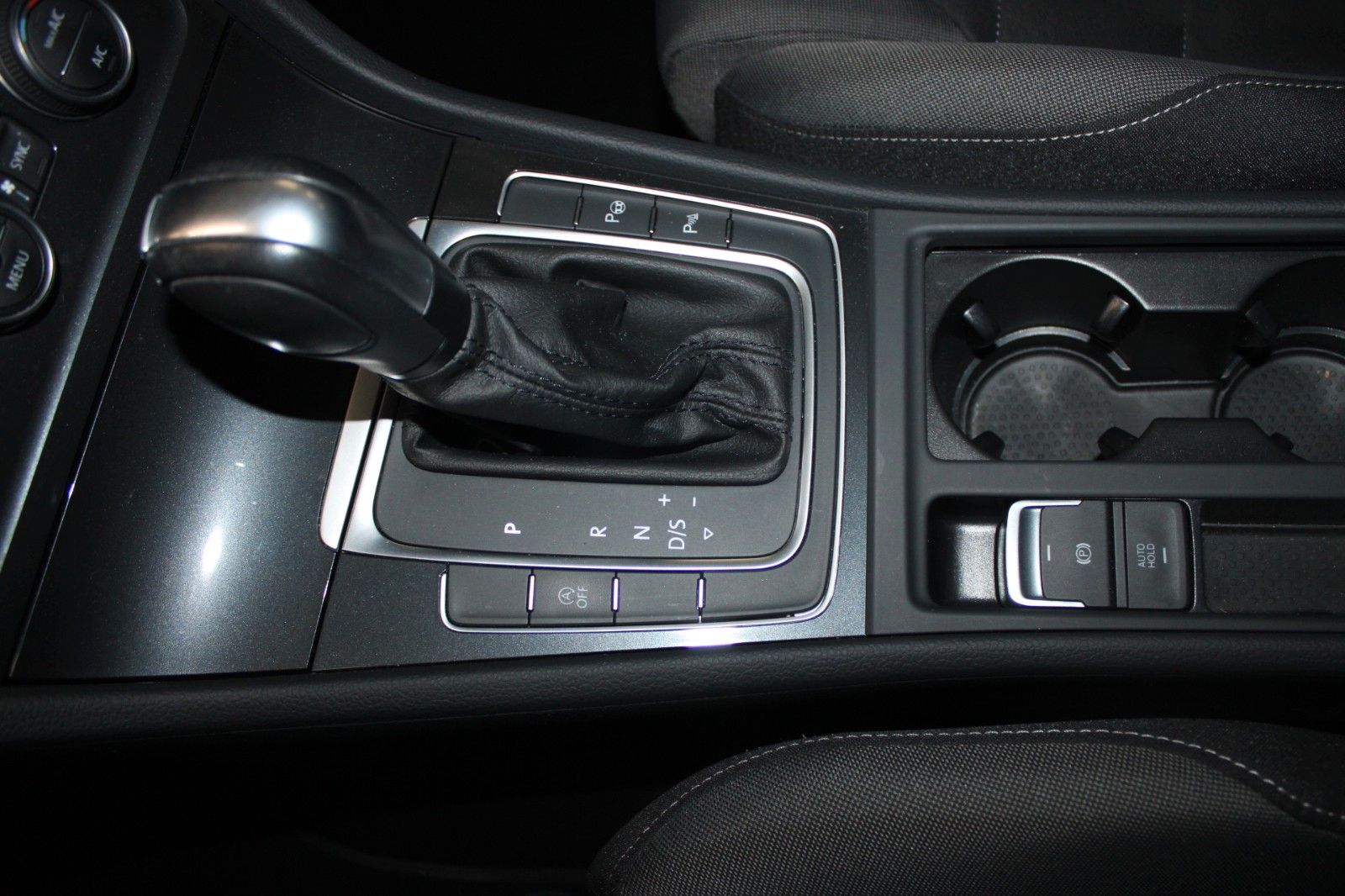 Fahrzeugabbildung Volkswagen Golf 2.0 TDI BMT DSG Comfortline LED STDHZ uvm.