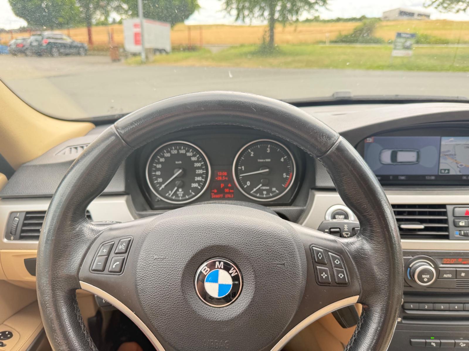 BMW 330 2007 — photo 17