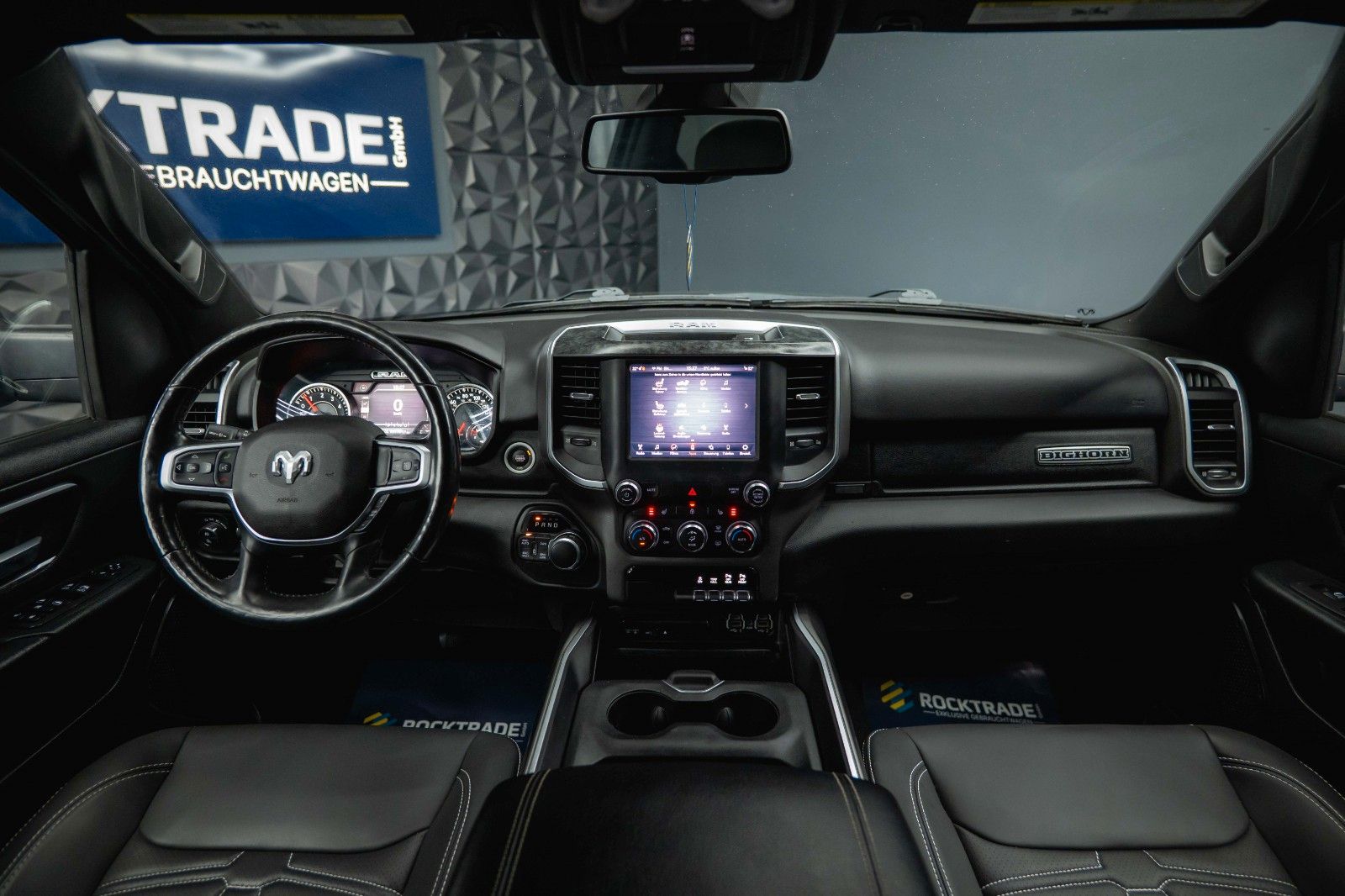 Fahrzeugabbildung Dodge RAM 5.7 V8 HEMI 4x4 OFFROAD Night-Paket *LED*