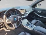 BMW 330e Touring M SPORT Pano ACC ParkAss AHK Lenkhz - BMW 3er Reihe Plug-in Hybrid (PHEV) Gebrauchtwagen