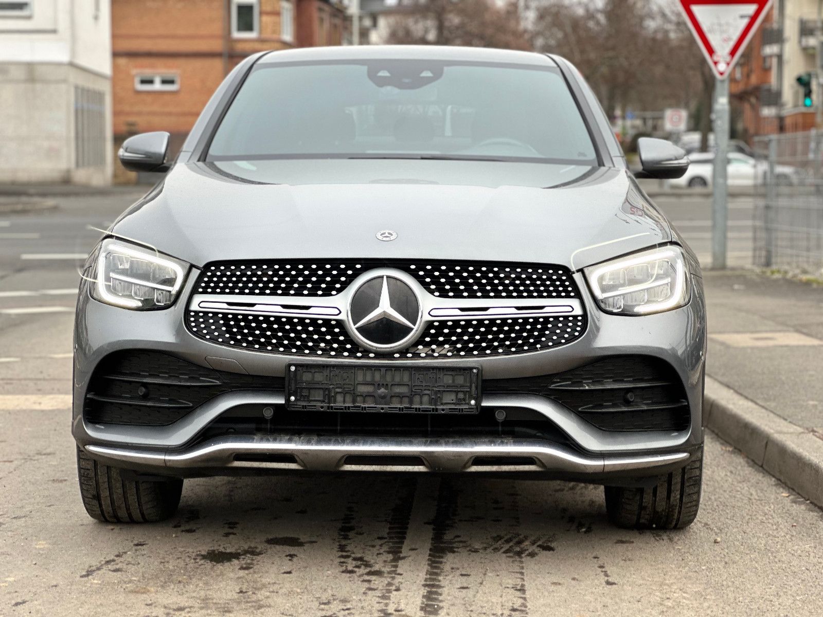 Fahrzeugabbildung Mercedes-Benz GLC 200 d 4 MATIC COUPE AMG PAKET*AHK+KAM*