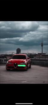 Alfa Romeo Giulia 2.0 Turbo 16V 206kW AT8-Q4 Veloce Veloce - Alfa Romeo Giulia in München