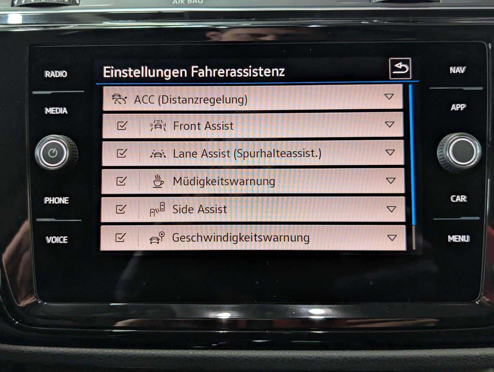 Fahrzeugabbildung Volkswagen Touran R-LINE HIGHLINE BLACK PANO AHK 7S KINDERS