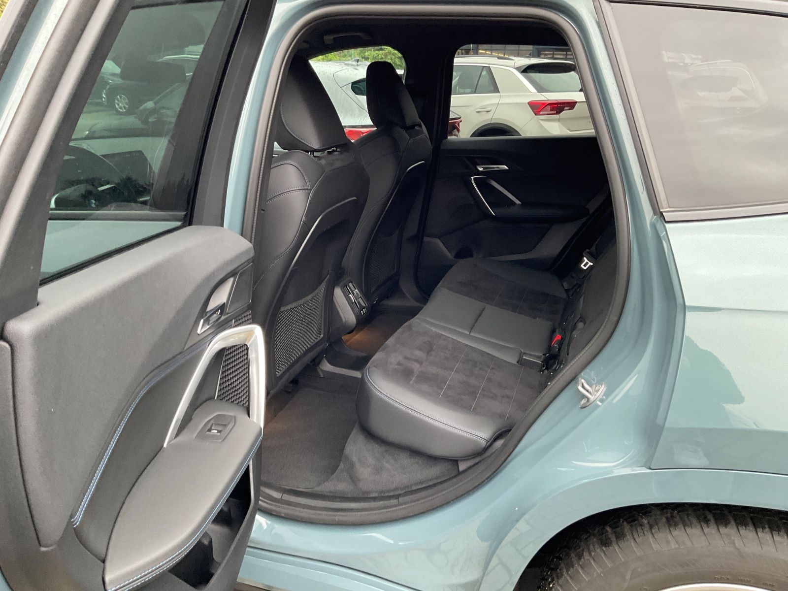 Fahrzeugabbildung BMW iX1 30 xDrive M Sport,HeadUp,Navi,Kamera