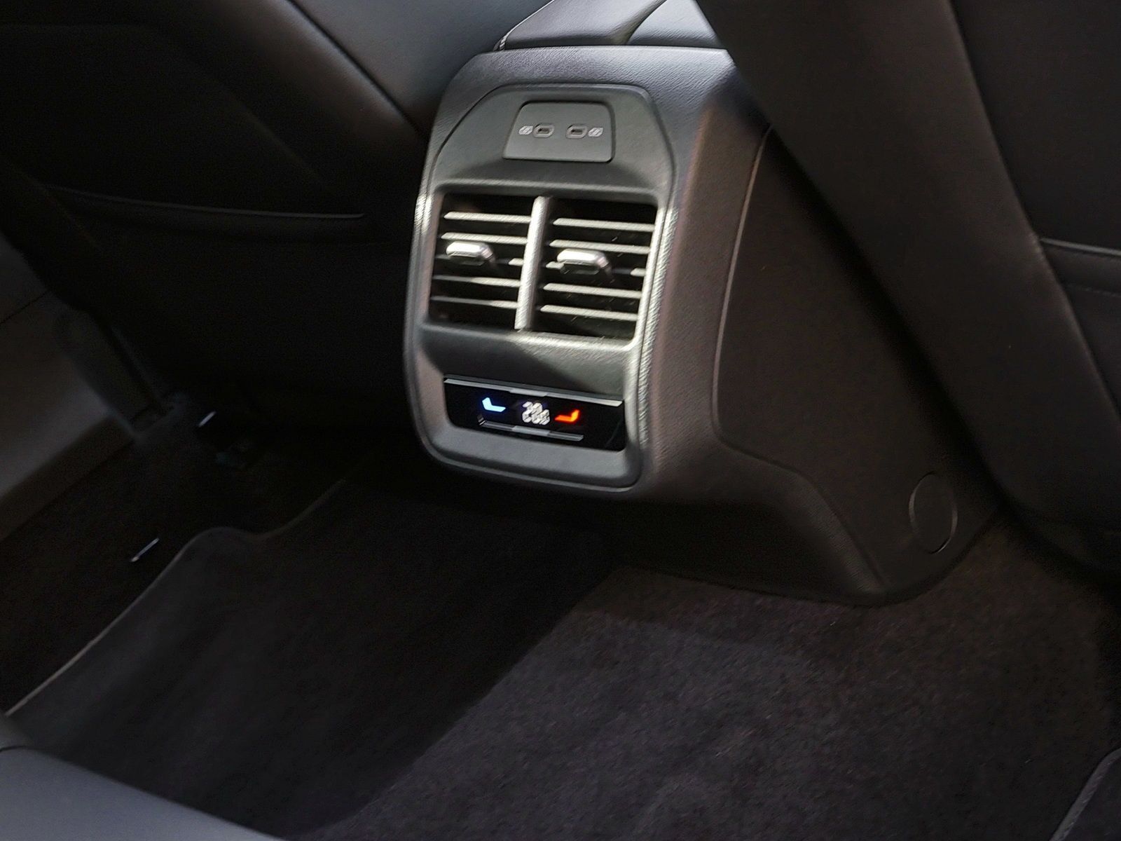 Volkswagen Passat Variant - Bild 17