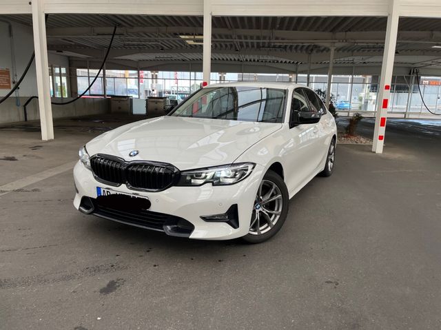 BMW 320i Sport Line Automatik Sport Line