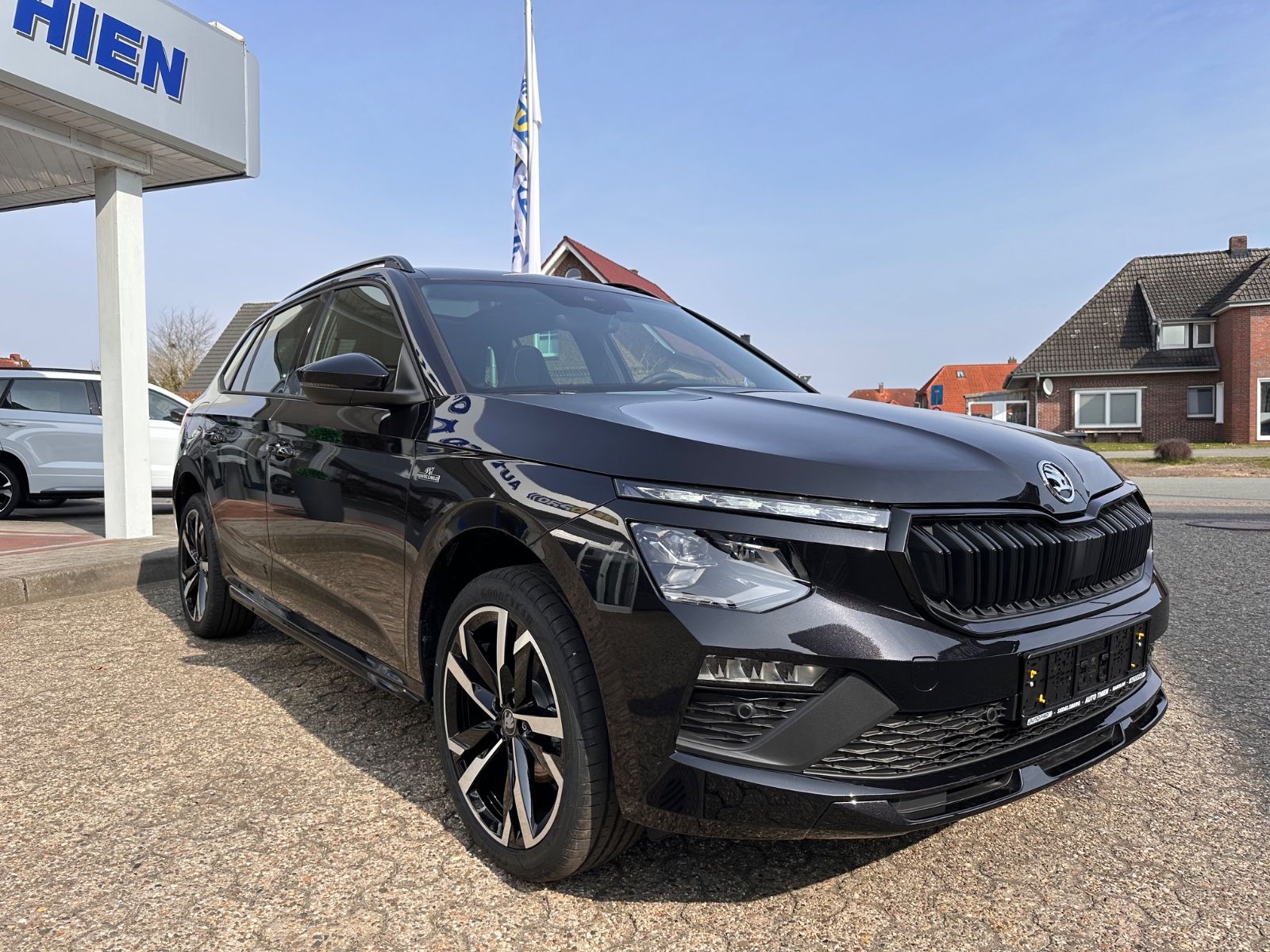 Fahrzeugabbildung SKODA Kamiq Monte Carlo 1.5 TSI DSG MATRIX/AHK/ACC/Pan