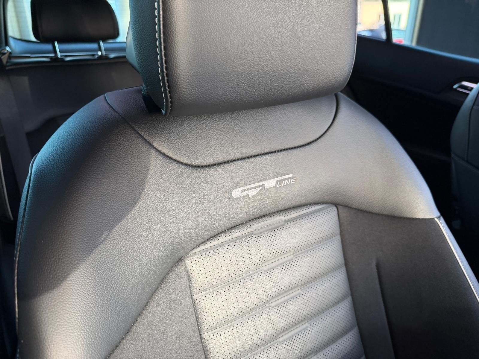 Fahrzeugabbildung Kia Sportage GT-Line 4WD AHK PANO 360° H/K LEDER 19"