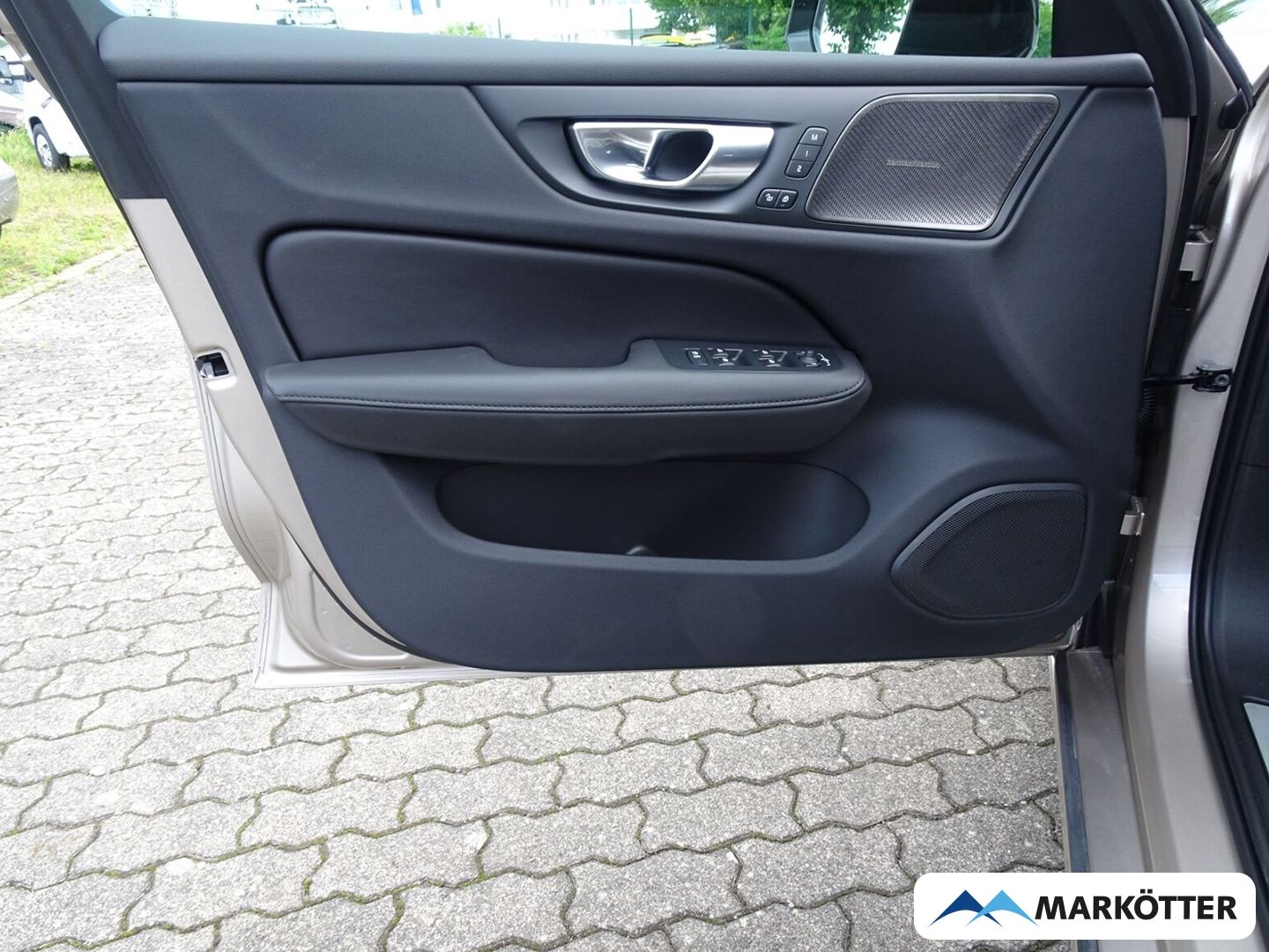 Volvo V60 T6 Plus Dark ACC/CAM/BLIS/4xSHZ/LHZ foto 6