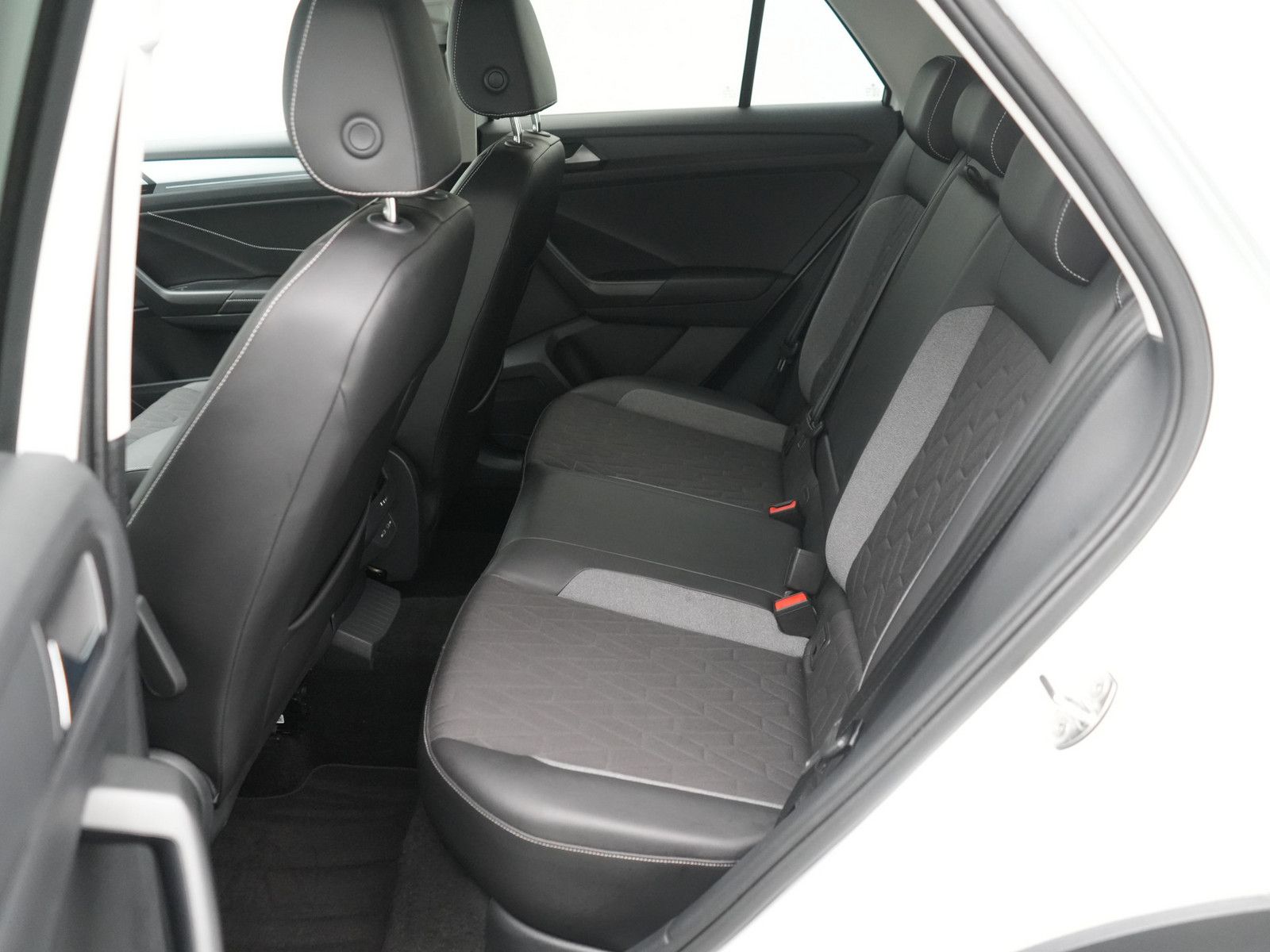 Volkswagen T-Roc - Bild 13