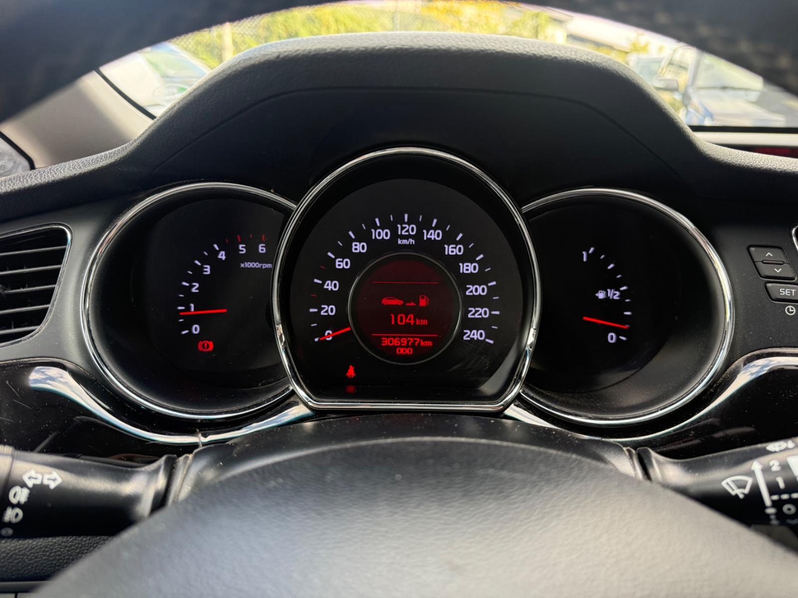 Kia cee'd 2015 — photo 30