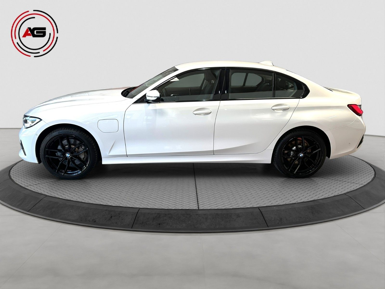 BMW 330e LC.PRO ACC LASER CARPLAY HUD HiFi KAMERA foto 8