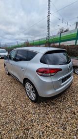 Renault Scenic IV Limited - silberne Renault Scenic