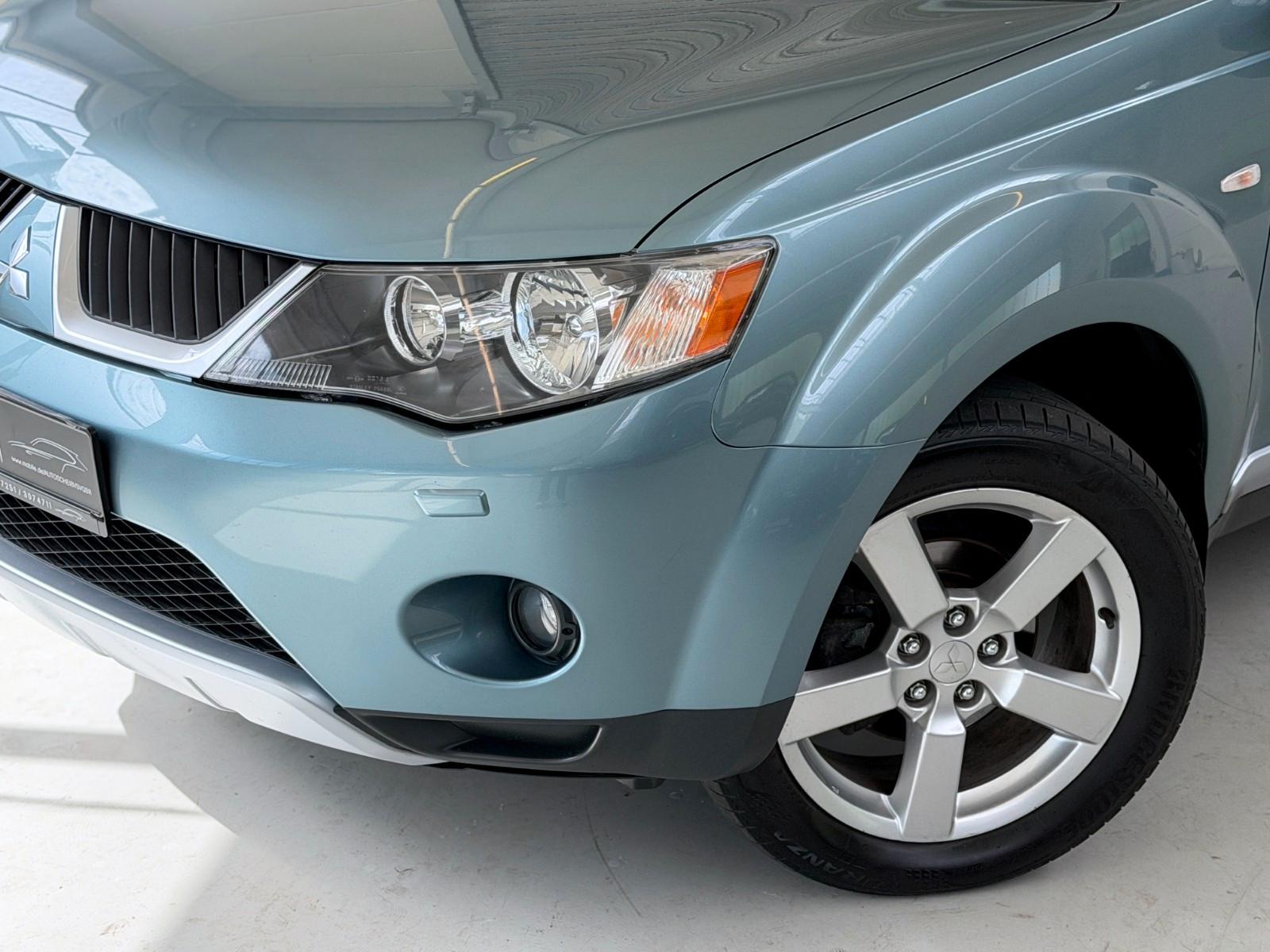 Mitsubishi Outlander 2.2 DI-D 156 ch • 4WD • 7 places • Cuir • Toit ouvrant • Caméra