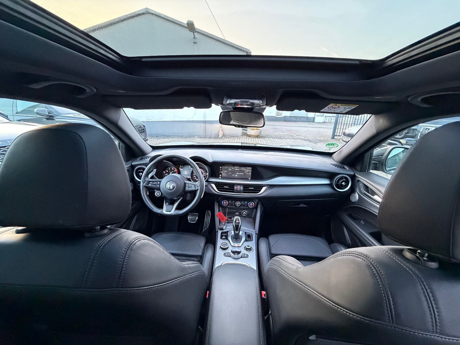 Fahrzeugabbildung Alfa Romeo Stelvio Veloce Q4/PANORAMA/H&K-SOUND/21''ZOLL