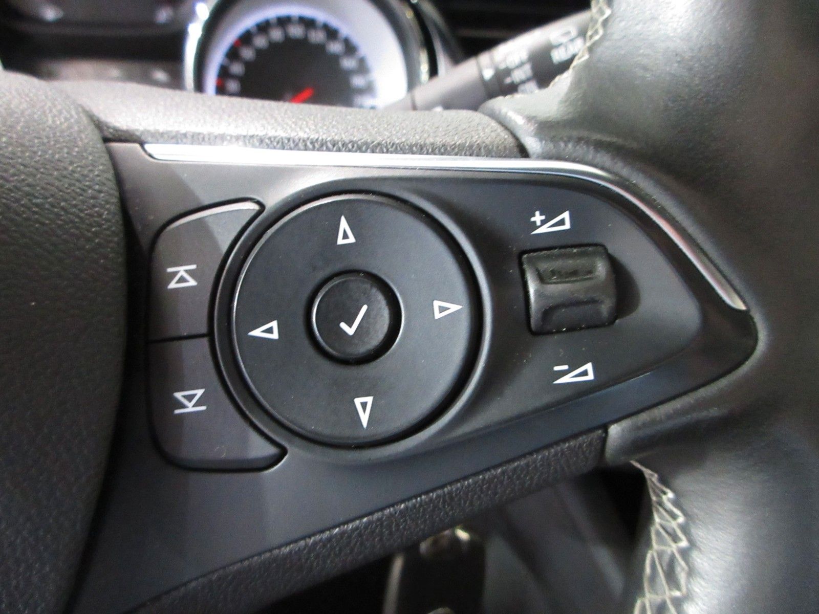 Fahrzeugabbildung Opel Insignia B ST 1.5D LED/NAVI/PDC/SHZ/LHZ