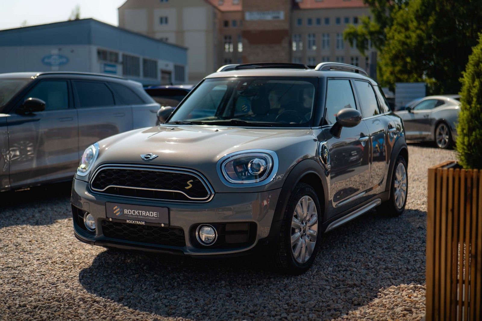 Fahrzeugabbildung MINI COOPER SE Countryman All4 | Pano | ACC | Plug-In