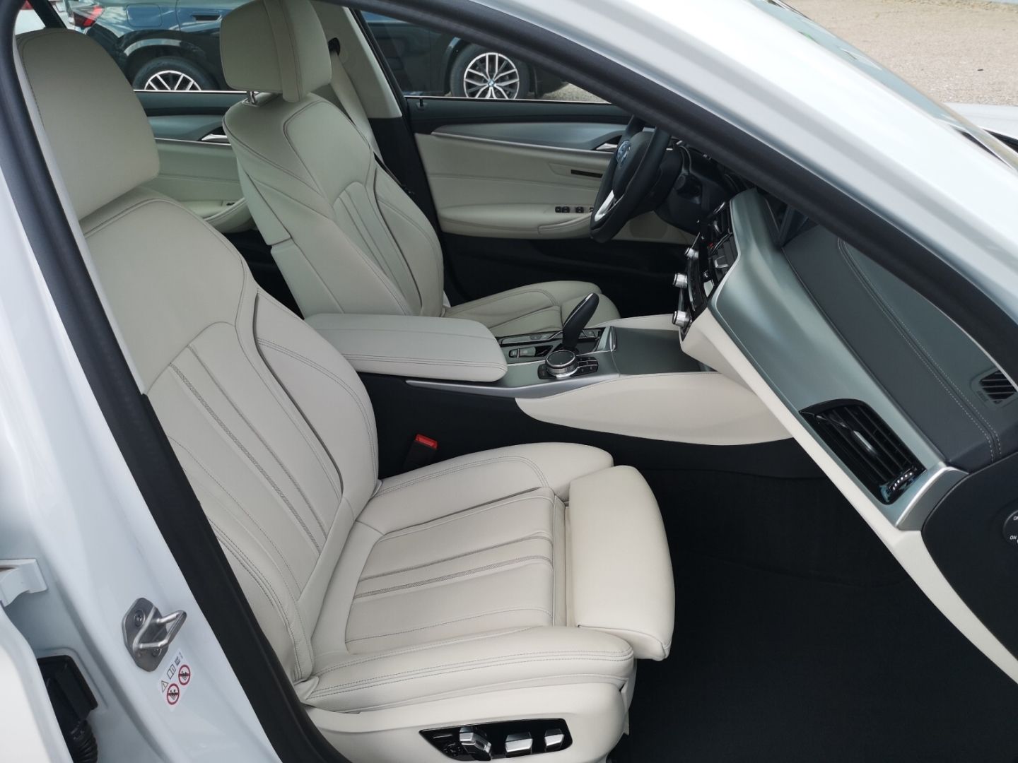 BMW 530 i xDr. Luxury Line LASER LEDER NAVI PDC SHZ foto 18