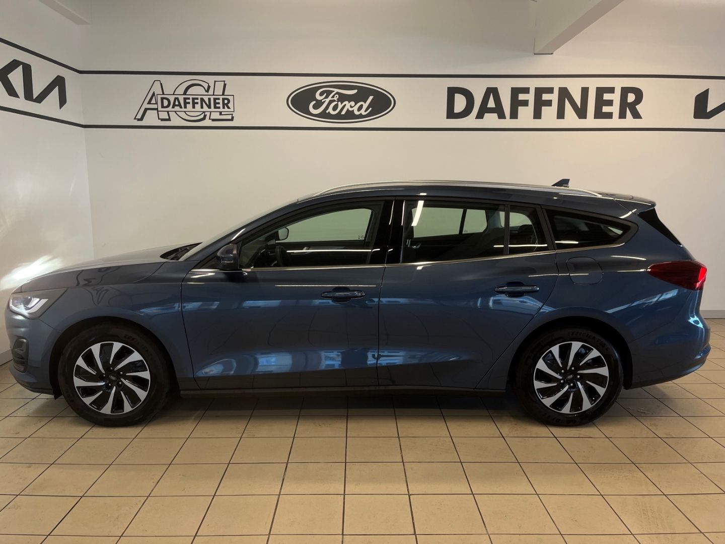 Fahrzeugabbildung Ford Focus Turnier Titanium Fahrerassistenzpaket, B&O