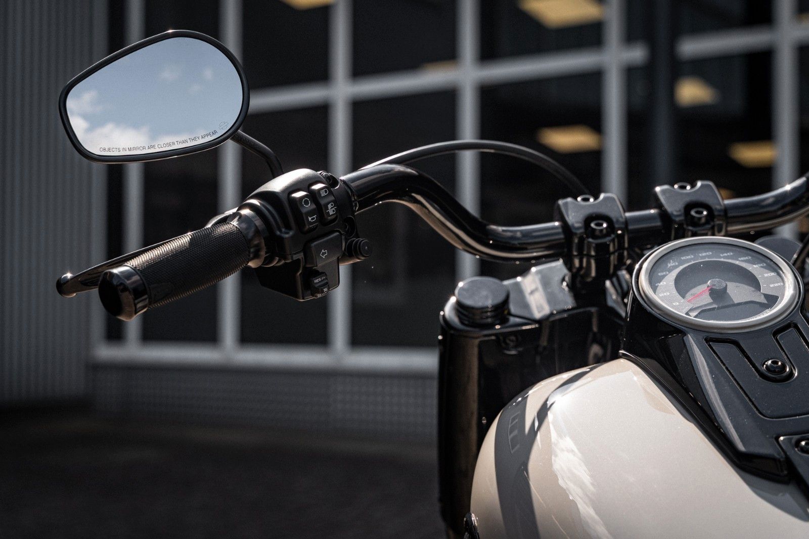 Fahrzeugabbildung Harley-Davidson DARK FAT BOY FLFBS 114 MY24 -JEKILL&HYDE-