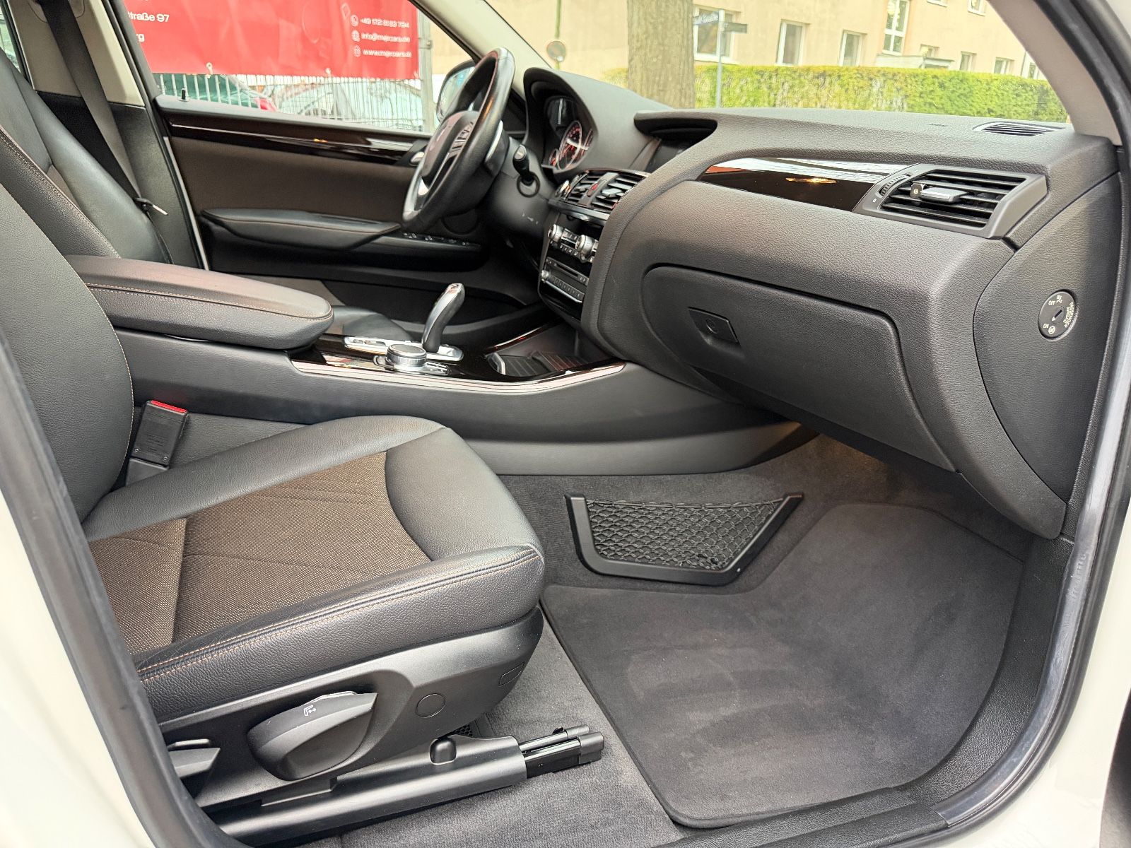 Fahrzeugabbildung BMW X4 xDrive 20 d xLine*BIXEN*TEILLEDER*PDC*NAVI*