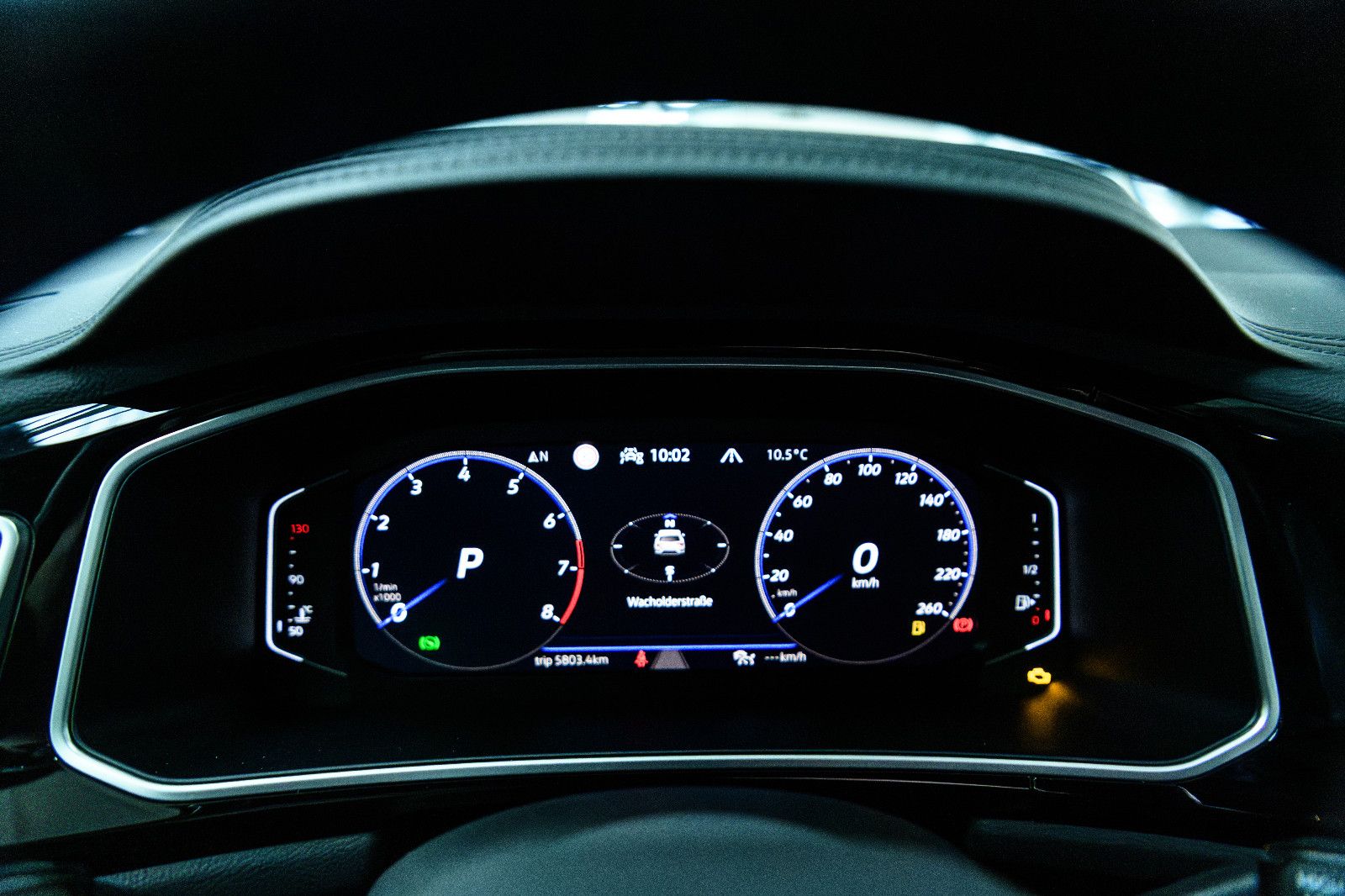 Fahrzeugabbildung Volkswagen T-Roc R-Line+LED+AHK+ACC+SIDEASISST+SHZ+EL.HK