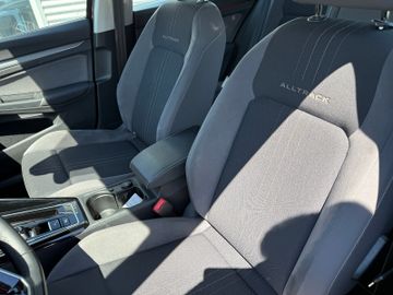 Volkswagen Golf VIII Variant Alltrack 4Motion+AHK+LED+Navi+