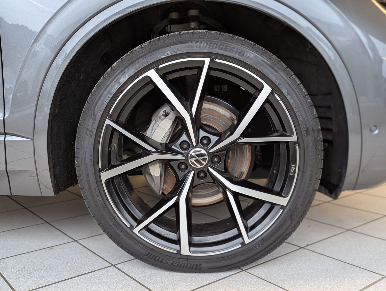 VW Touareg 3.0TDI 4M R-Line VOLL Black 22" UPE 114T - Image 10