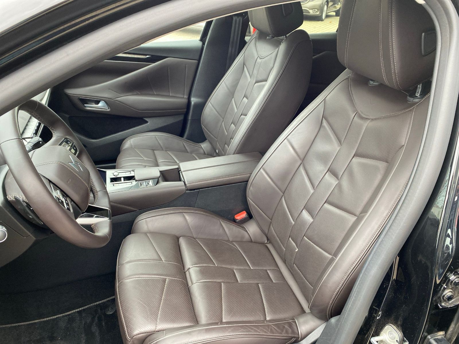 Fahrzeugabbildung DS Automobiles DS4