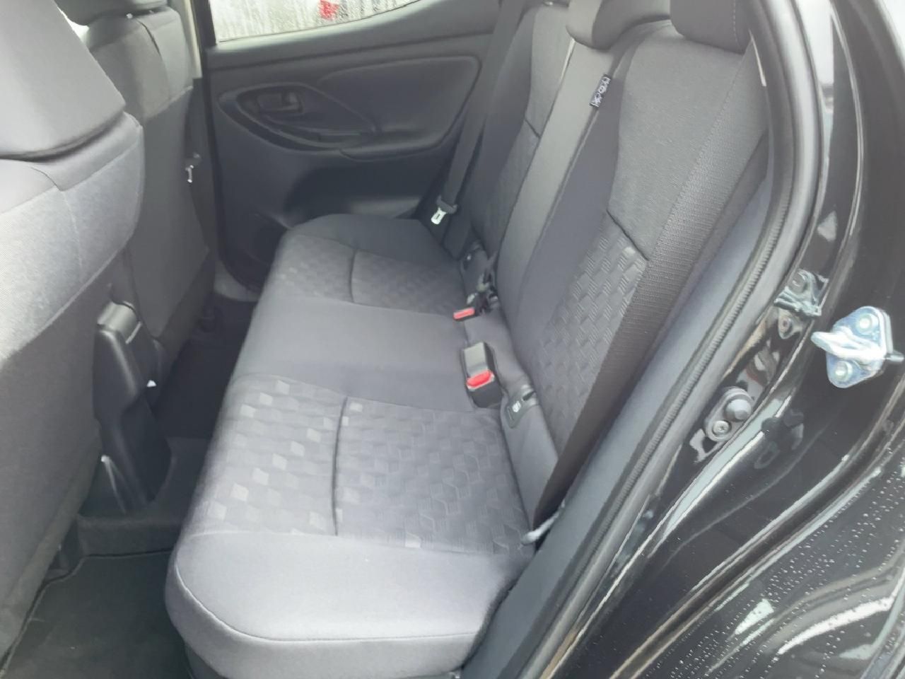 Fahrzeugabbildung Toyota Yaris Hybrid 116PS Team D + Comfort-Paket