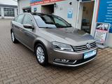 Volkswagen Passat Lim. Comfortline BlueMotion TÜV-AU NEU - gebrauchte VW Passat aus dem Jahr 2013