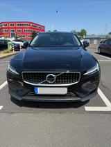 Volvo V60 Cross Country B4 D AWD Geartronic Pro Pro - Volvo V60 Cross Country von privat