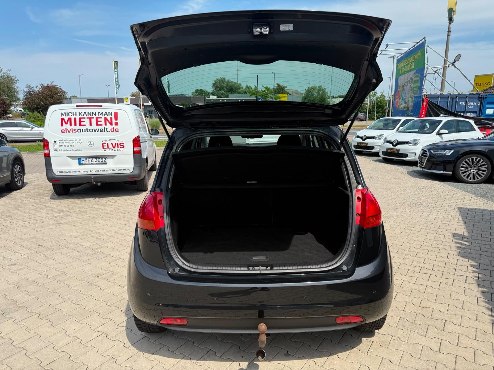Kia Venga 2013 — photo 13