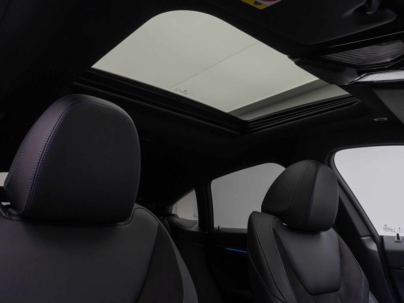 Fahrzeugabbildung BMW i4 M50 Gran Coupé Glasdach Laser 360°HUD DAB H/K