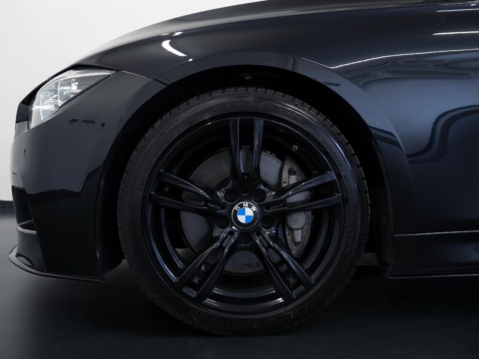 BMW 330i Limousine M-Sport CARBON/R-KAM/MEMORY/LEDER
