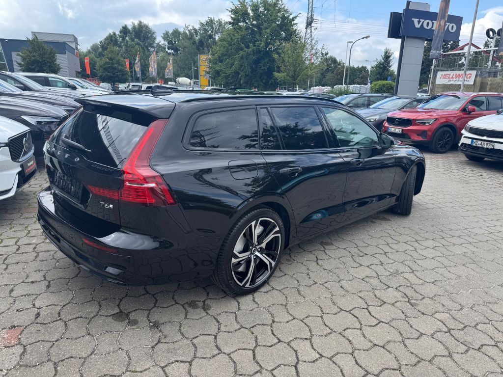 Fahrzeugabbildung Volvo V60 T6 Plug-in Hybrid AWD Plus Dark+LagomPak+