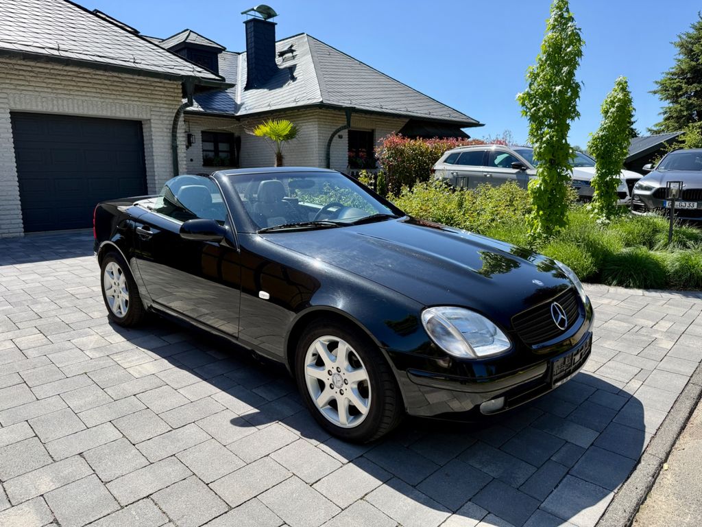 Mercedes-Benz SLK 230