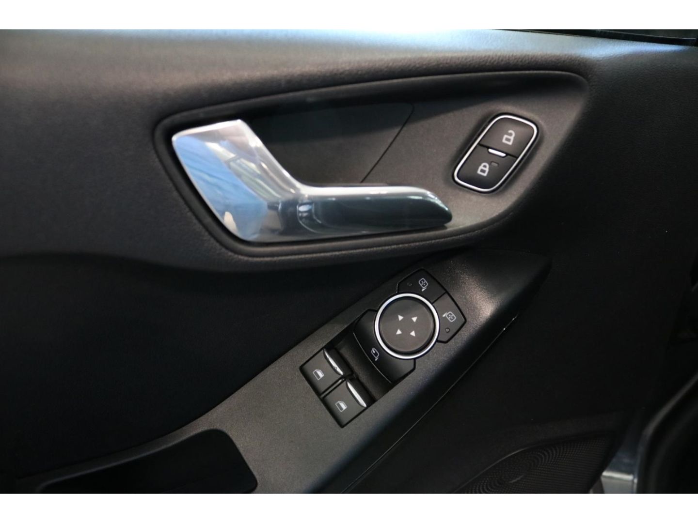 Fahrzeugabbildung Ford Fiesta Trend Apple CarPlay Android Auto WLAN Spu