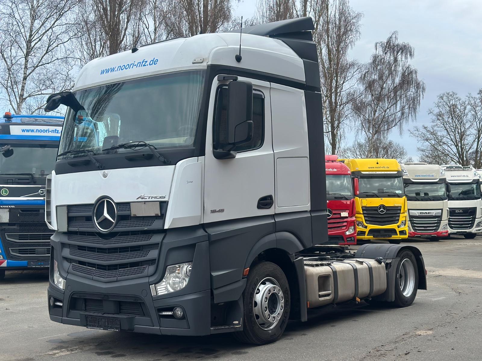 Mercedes-Benz Actros 1845 X-Low Retarder ACC Spur. As. HU 3x