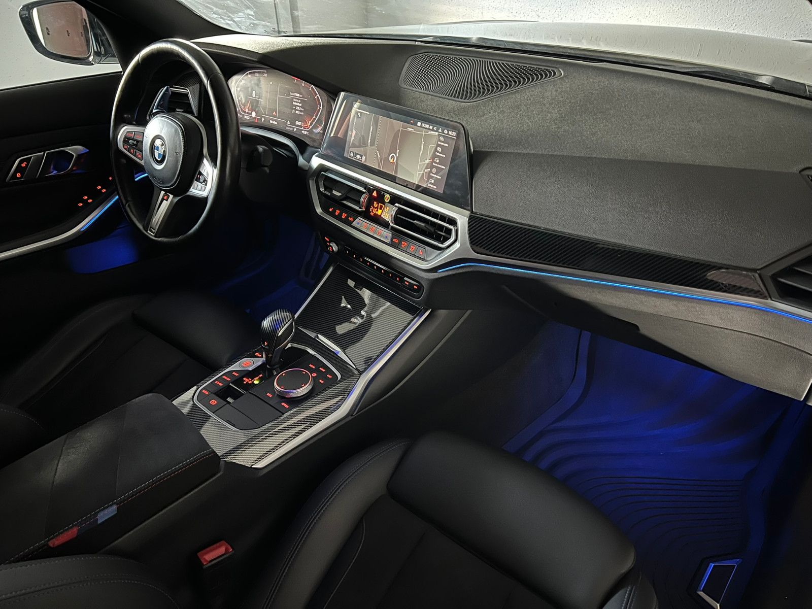 Fahrzeugabbildung BMW 330 i Lim M SPORT/LED/VRTL COCKPIT/19ZOLL/DE FZG