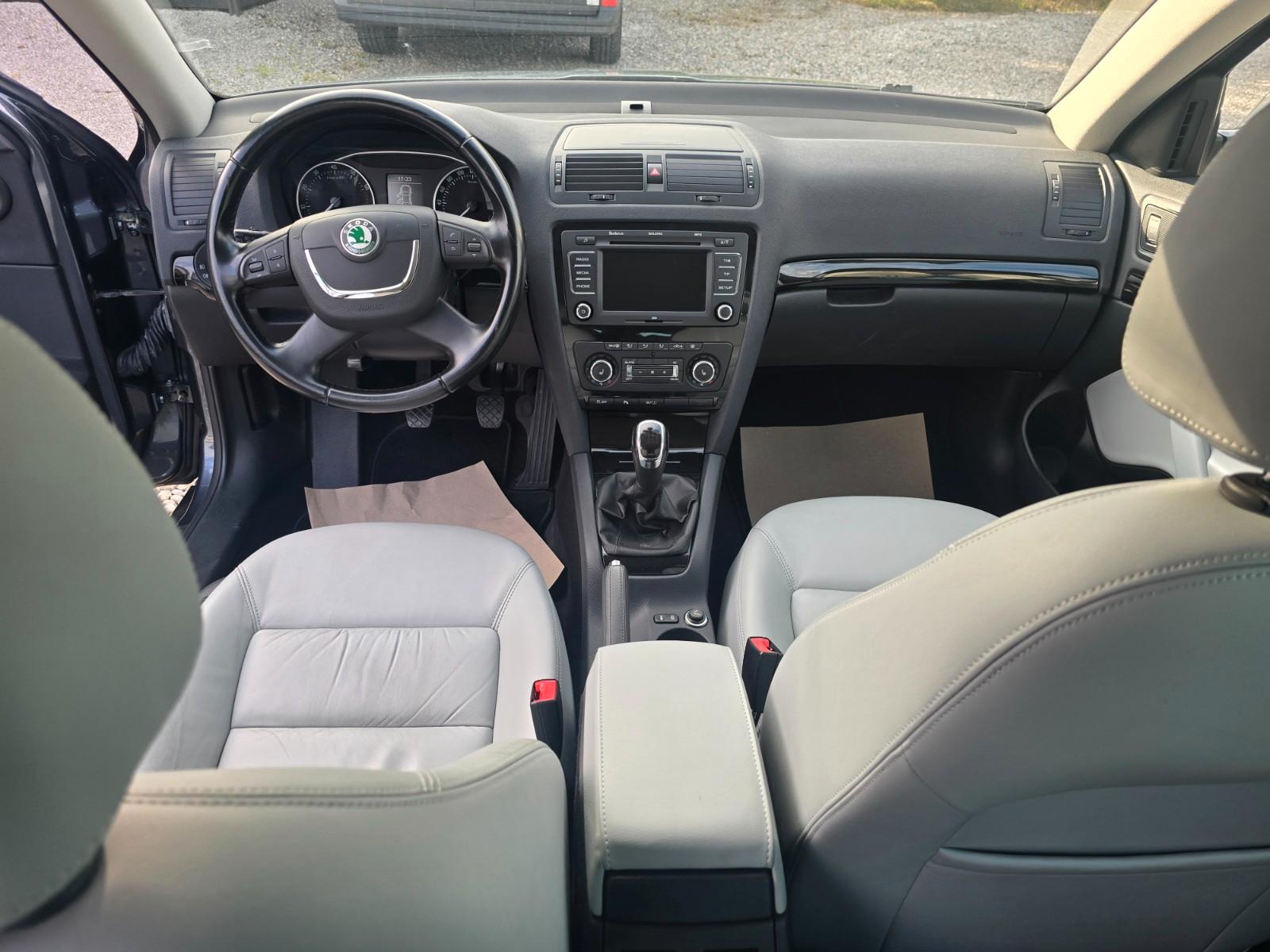 Skoda Octavia 2011 — photo 11