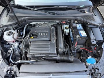 Audi A3 1.2 TFSI Attraction °AHK°SHZ°AAC°Allwetter°
